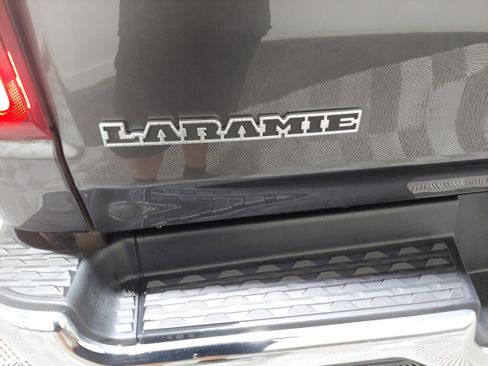 Used 2022 RAM 1500 Laramie AWD/4WD image 5