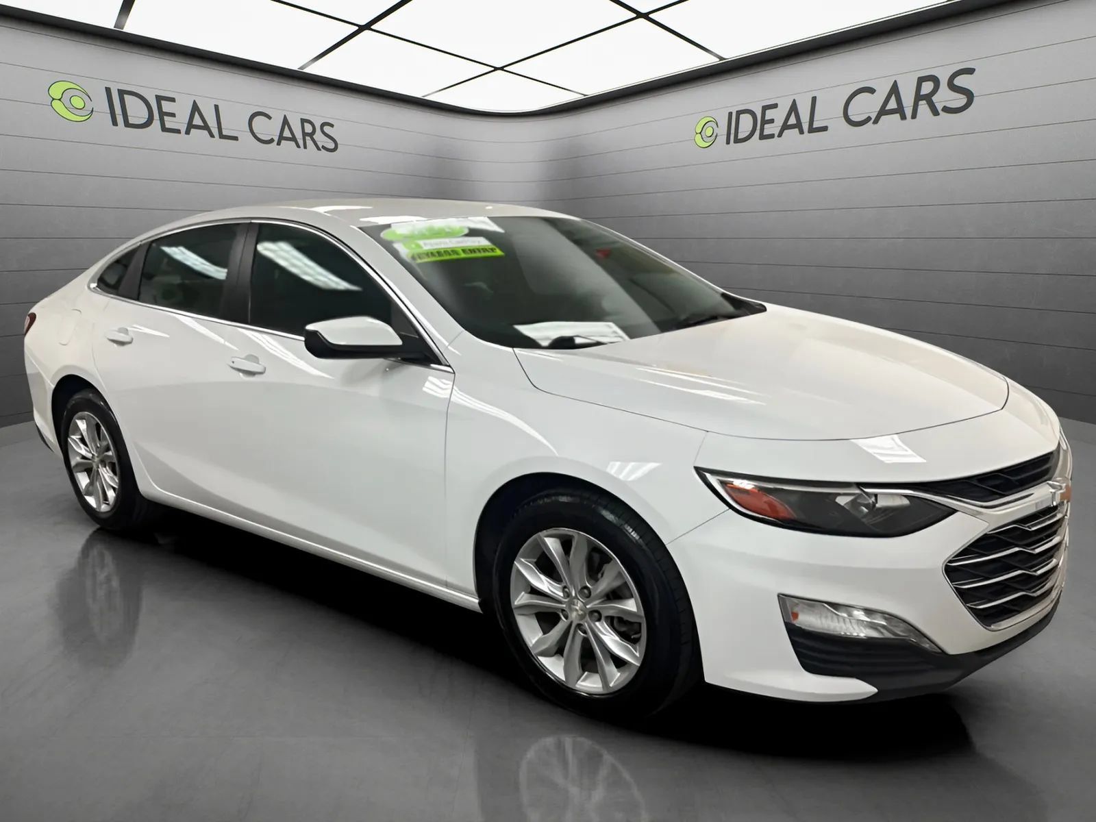 Used 2021 Chevrolet Malibu LT FWD image 3
