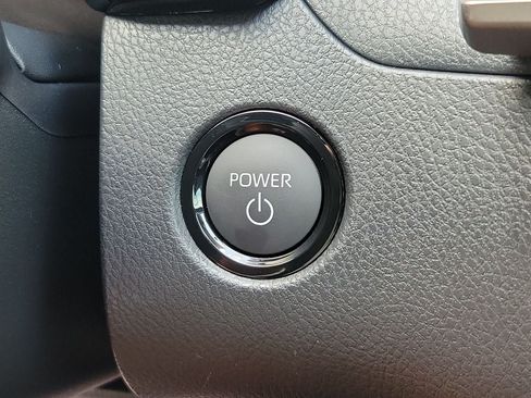 Used 2026 Toyota Camry SE FWD image 30