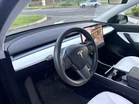 Used 2020 Tesla Model Y Long Range AWD/4WD image 8