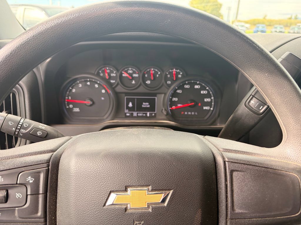 Used 2025 Chevrolet Silverado 3500 W/T AWD/4WD image 3