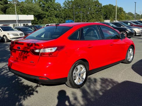 Used 2014 Ford Focus SE FWD image 3