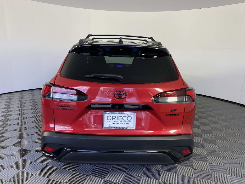 Used 2024 Toyota Corolla Cross AWD Hybrid w/ Moonroof Package image 7
