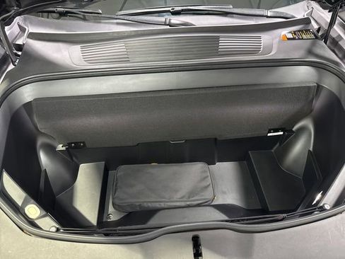 Used 2024 Rivian R1S Adventure AWD/4WD image 11