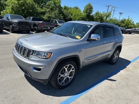 Used 2020 Jeep Grand Cherokee Limited w/ Luxury Group II AWD/4WD image 16