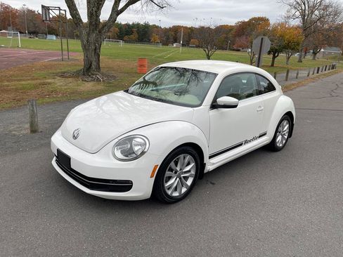 Used 2013 Volkswagen Beetle TDI image 4