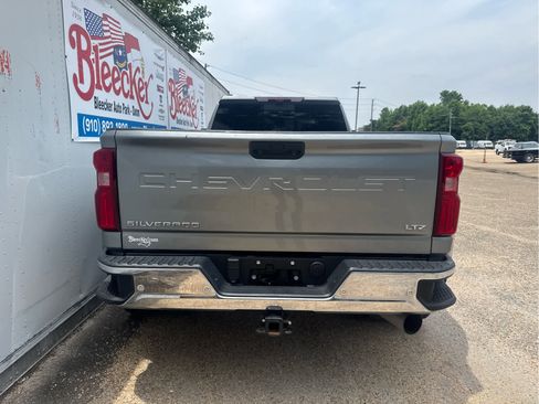 Used 2024 Chevrolet Silverado 3500 LTZ w/ LTZ Plus Package AWD/4WD image 4