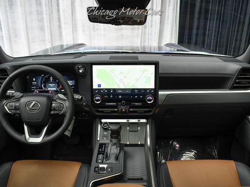 Used 2025 Lexus GX 550 w/ Cold Area Package AWD/4WD image 24