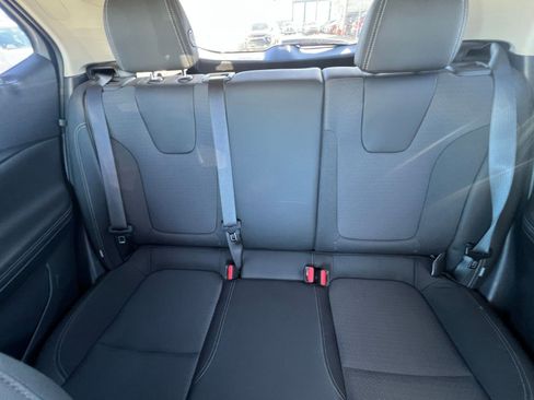 Used 2025 Buick Encore GX Preferred image 38