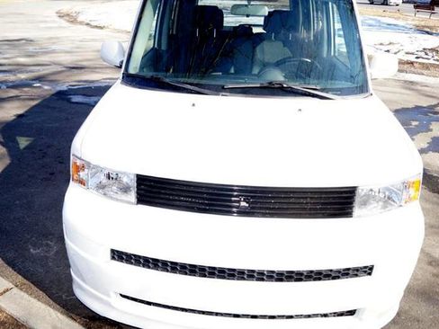 Used 2006 Scion xB image 2