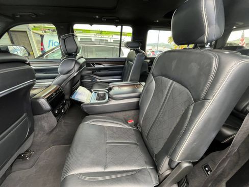 Used 2023 Jeep Grand Wagoneer Series II AWD/4WD image 29