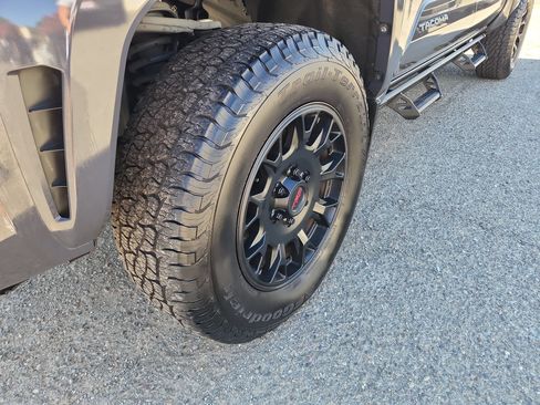 Used 2024 Toyota Tacoma TRD Sport AWD/4WD image 18