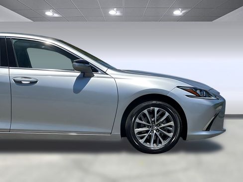 Certified 2025 Lexus ES 350 w/ Accessory Package (Z2) FWD image 33