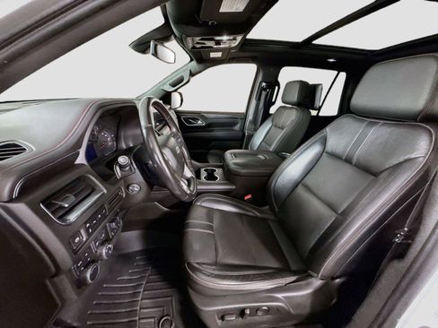 Used 2021 Chevrolet Tahoe RST w/ Luxury Package AWD/4WD image 16
