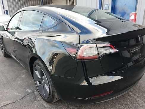 Used 2021 Tesla Model 3 Standard Range Plus image 2