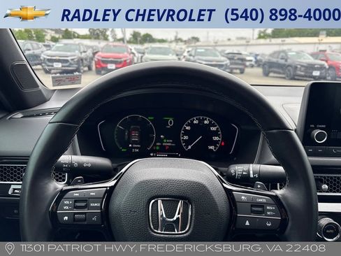 Used 2025 Honda Civic Sport image 4