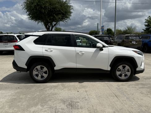 Used 2025 Toyota RAV4 XLE FWD image 3
