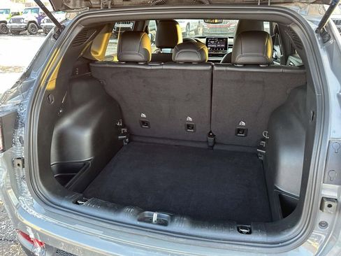 Used 2024 Jeep Compass Limited image 11