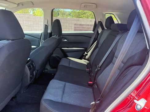 Used 2025 Nissan Rogue SV FWD image 8