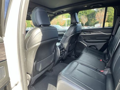 Used 2023 Jeep Grand Cherokee Overland image 27