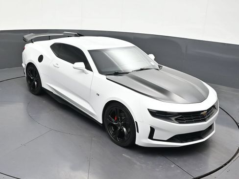 Used 2021 Chevrolet Camaro LT RWD image 22