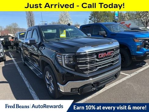 Used 2022 GMC Sierra 1500 SLT w/ SLT Premium Package image 1