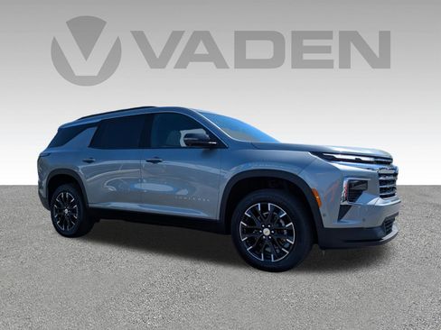 New 2026 Chevrolet Traverse LT w/ Enhanced Driving Package image 3