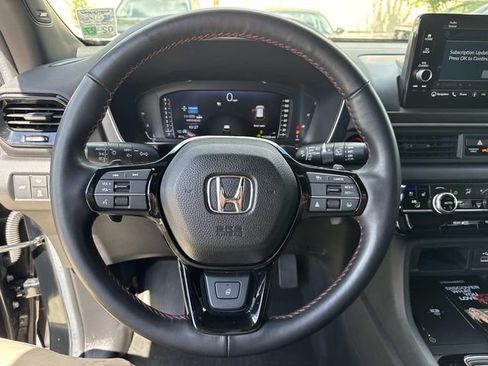 Certified 2025 Honda Pilot Black Edition image 22