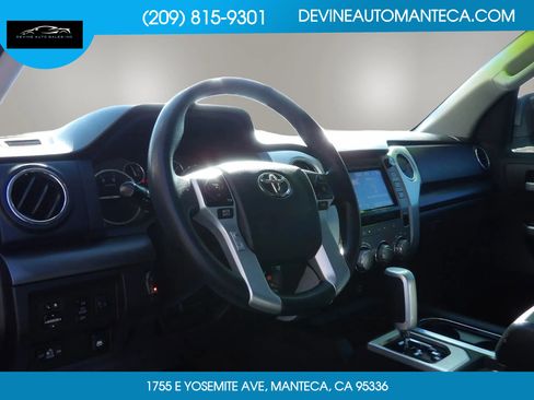 Used 2014 Toyota Tundra SR5 w/ SR5 Upgrade Package image 10