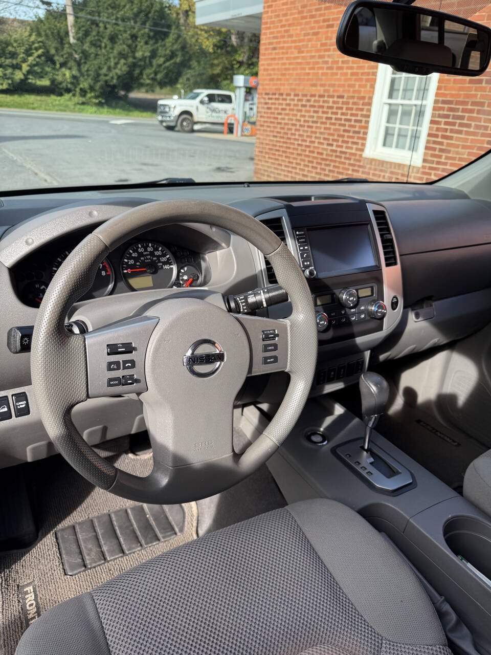 Used 2020 Nissan Frontier SV AWD/4WD image 9