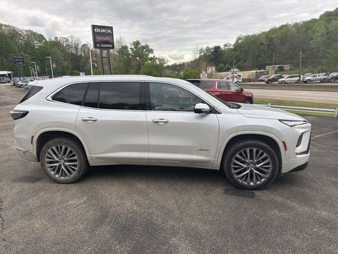 Used 2025 Buick Enclave Avenir w/ Super Cruise Package AWD/4WD image 2