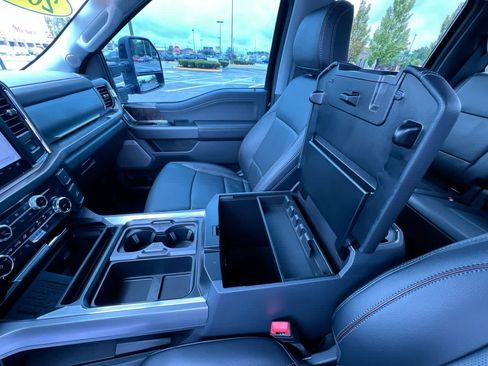 Used 2024 Ford F350 Lariat w/ Lariat Ultimate Package AWD/4WD image 30