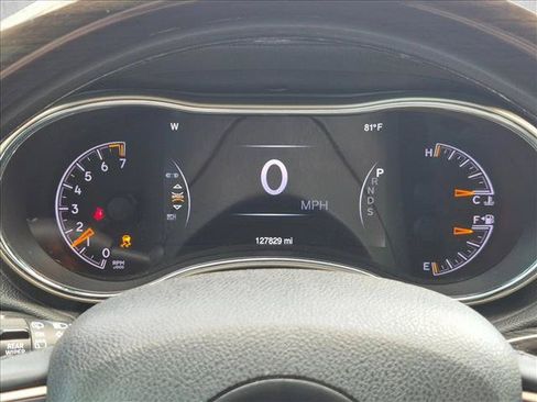 Used 2014 Jeep Grand Cherokee Overland RWD image 3