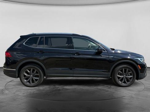 Used 2023 Volkswagen Tiguan SE AWD/4WD image 10