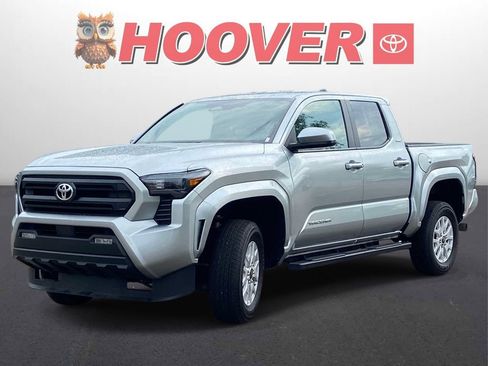 Used 2025 Toyota Tacoma SR5 RWD image 3