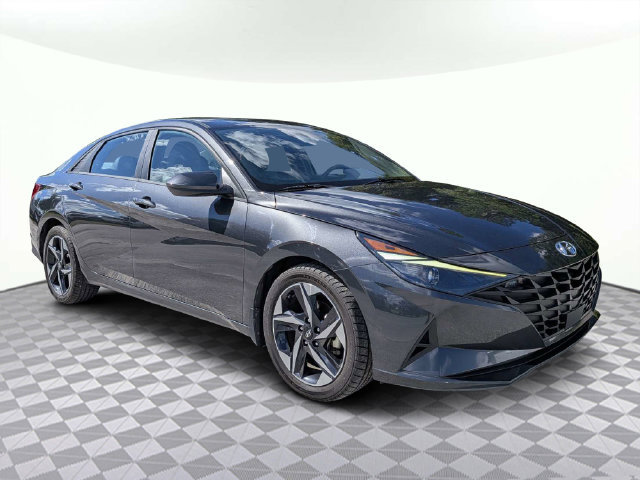 Used 2023 Hyundai Elantra SEL w/ Convenience Package FWD image 2