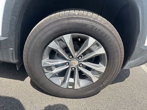 Used 2026 Chevrolet Equinox LT FWD image 10