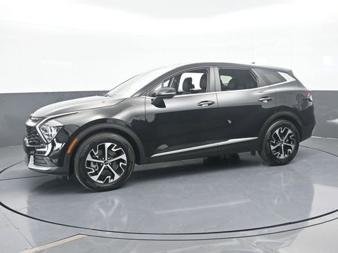 Used 2025 Kia Sportage EX image 2
