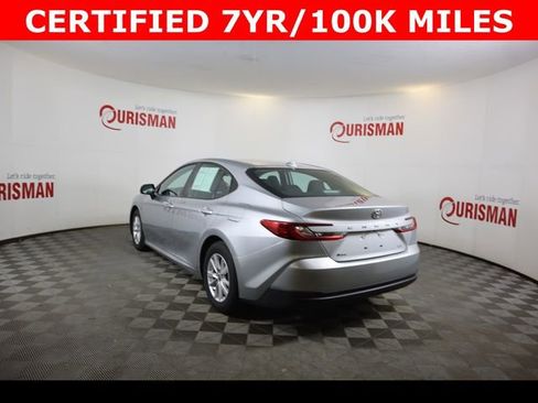 Used 2025 Toyota Camry LE image 10
