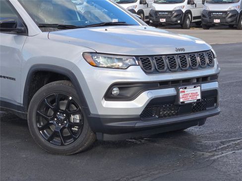 New 2026 Jeep Compass Latitude image 2