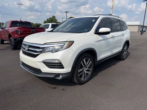 Used 2018 Honda Pilot Touring image 1