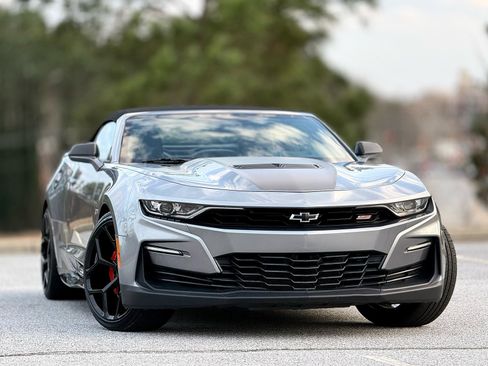 Used 2020 Chevrolet Camaro SS image 2