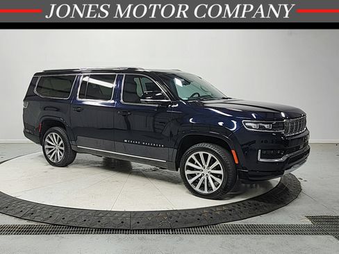 Used 2023 Jeep Grand Wagoneer L Series II w/ Convenience Group III AWD/4WD image 1