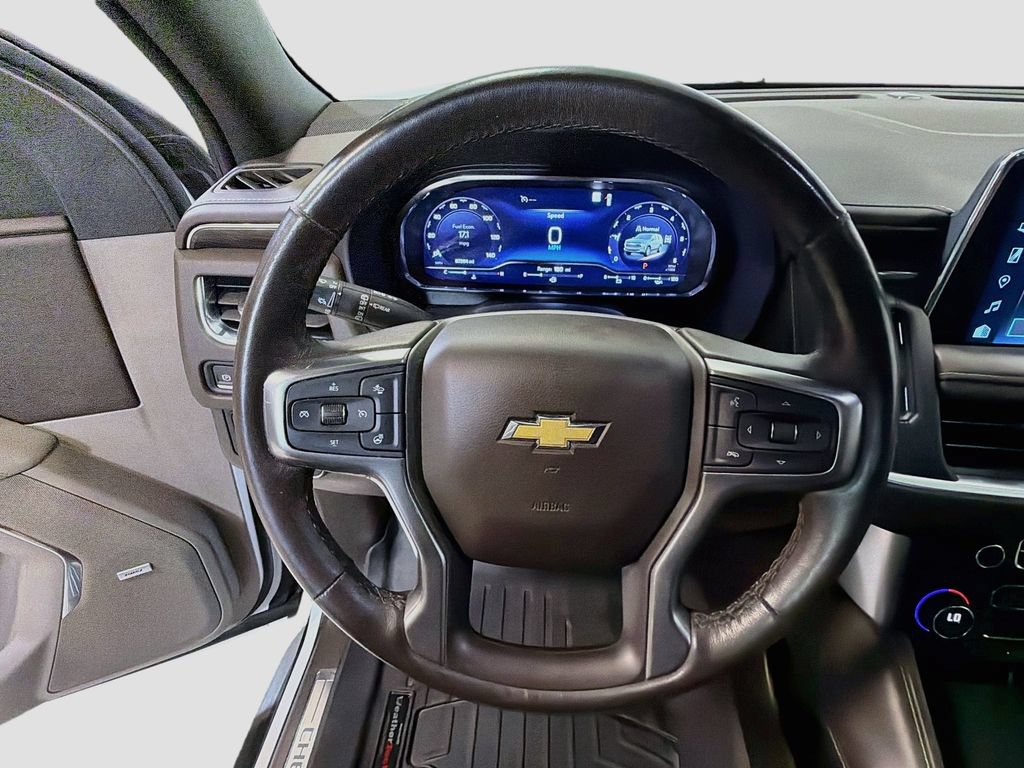 Used 2022 Chevrolet Suburban LT w/ LT Signature Package AWD/4WD image 13