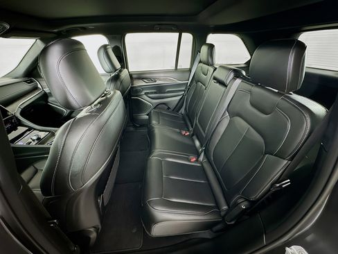 Used 2024 Jeep Grand Cherokee Limited 4xe image 29