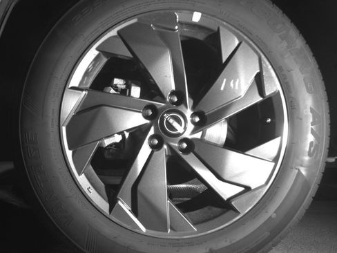 Used 2025 Nissan Rogue SV FWD image 12
