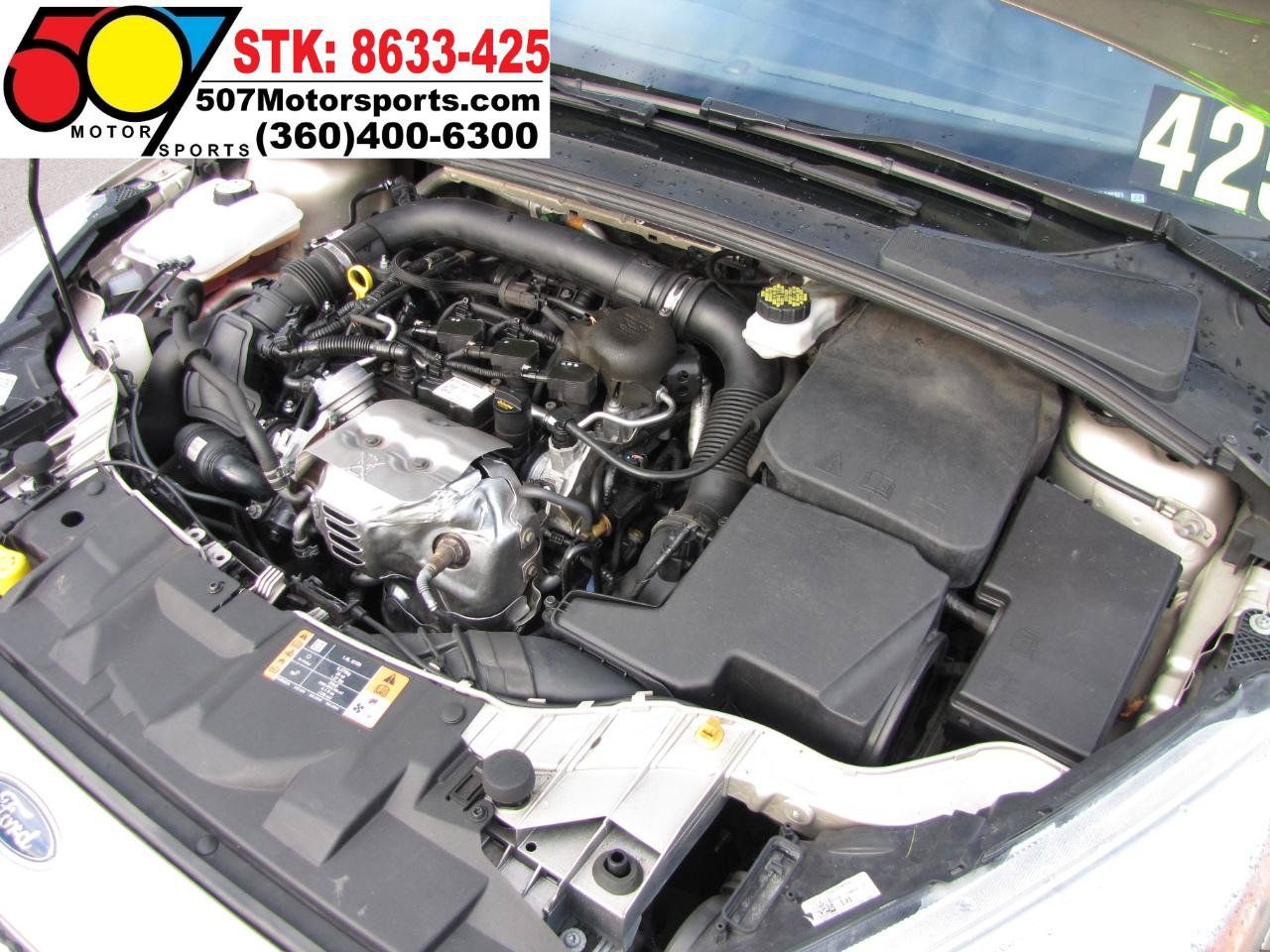 Used 2018 Ford Focus SE w/ Cold Weather Package FWD image 25