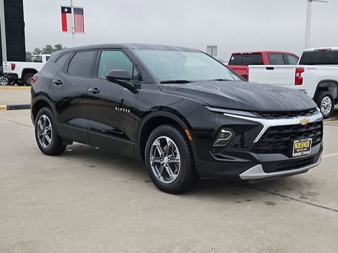 Used 2025 Chevrolet Blazer LT AWD/4WD image 7