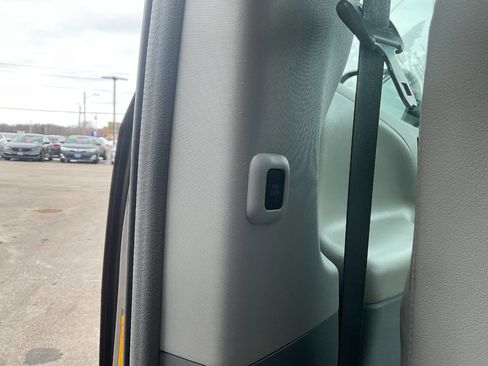 Used 2012 Toyota Sienna XLE image 30