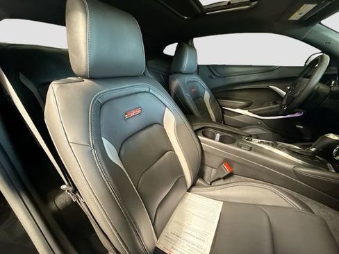 Used 2018 Chevrolet Camaro SS RWD image 27